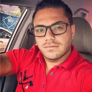 Meet your Posher, Carlos
